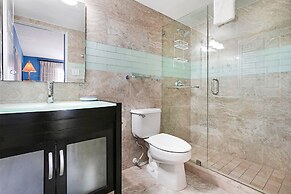 Aqua Bay Club Condos