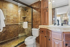 Aqua Bay Club Condos