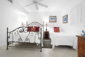 Aqua Bay Club Condos