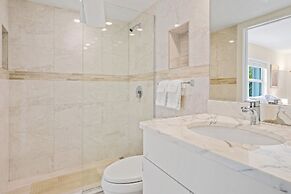 Aqua Bay Club Condos