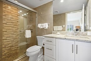 Aqua Bay Club Condos