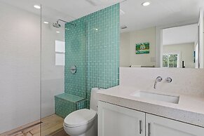 Aqua Bay Club Condos