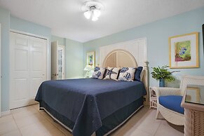 Aqua Bay Club Condos