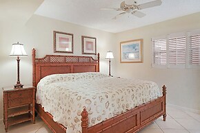 Aqua Bay Club Condos