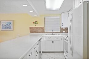 Aqua Bay Club Condos