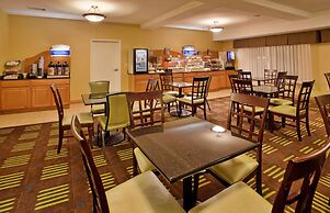 Holiday Inn Express Hotel & Stes Kansas City Sports Complex by IHG