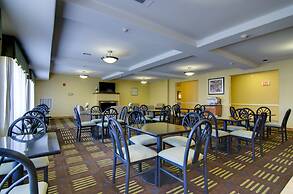 Holiday Inn Express Hotel & Stes Kansas City Sports Complex by IHG