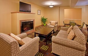 Holiday Inn Express Hotel & Stes Kansas City Sports Complex by IHG