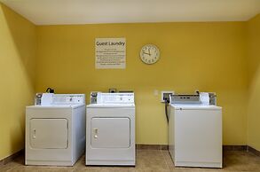 Holiday Inn Express Hotel & Stes Kansas City Sports Complex by IHG