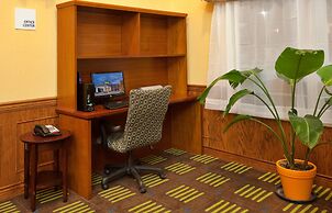 Holiday Inn Express Hotel & Stes Kansas City Sports Complex by IHG
