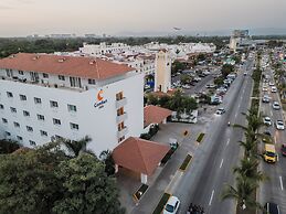 Comfort Inn Puerto Vallarta Golfside & Marina