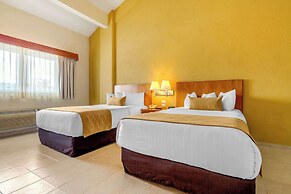 Comfort Inn Puerto Vallarta Golfside & Marina