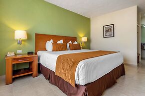 Comfort Inn Puerto Vallarta Golfside & Marina