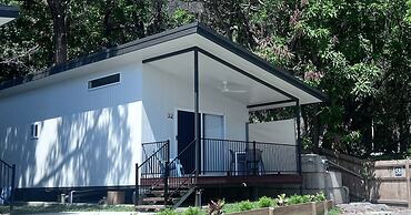 Ellis Beach Oceanfront Bungalows