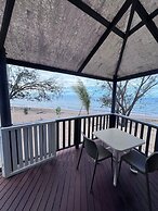 Ellis Beach Oceanfront Bungalows