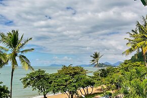 Beachfront Apartments on Trinity Beach