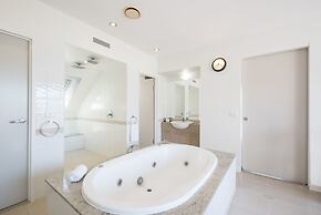 The Sebel Whitsundays Airlie Beach