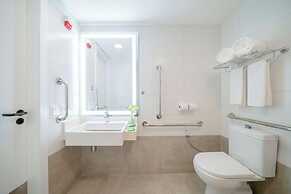 Beach Park Suites Resort