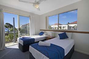 Golden Riviera Beach Resort