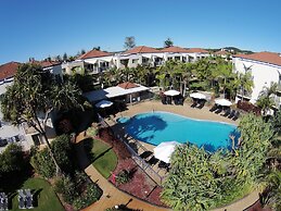 Golden Riviera Beach Resort