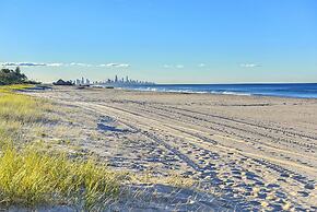 Golden Riviera Beach Resort