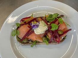 Distinction Te Anau Hotel And Villas