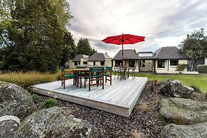 Distinction Te Anau Hotel And Villas