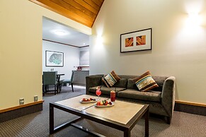 Distinction Te Anau Hotel And Villas