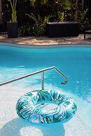 Palms City Resort