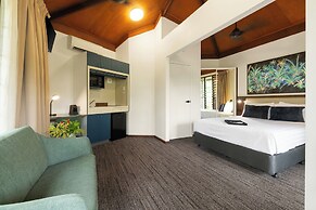 Palms City Resort