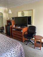 Colonial Motel