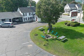 Colonial Motel