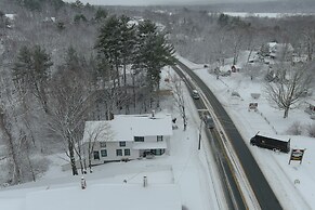 Colonial Motel