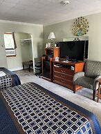 Colonial Motel