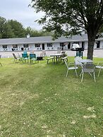 Colonial Motel