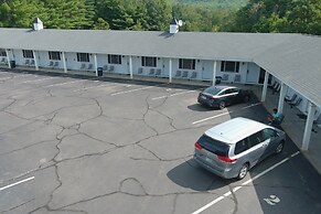 Colonial Motel