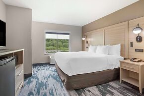 Comfort Suites At WestGate Mall