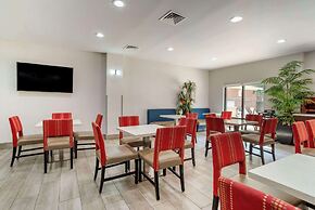 Comfort Suites At WestGate Mall