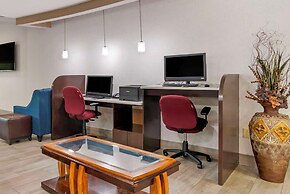 Comfort Suites At WestGate Mall