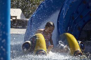 Pelagos Suites Hotel & Spa