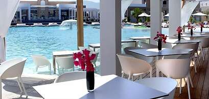 Pelagos Suites Hotel & Spa