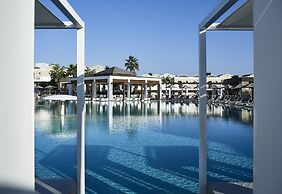 Pelagos Suites Hotel & Spa