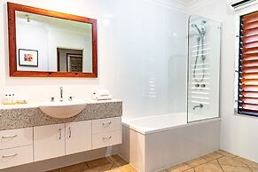 Hibiscus Resort & Spa