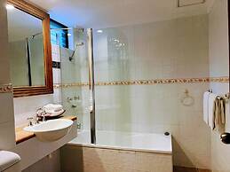 Hibiscus Resort & Spa