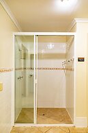 Hibiscus Resort & Spa