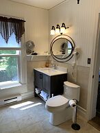 Green Oaks Bed and Breakfast