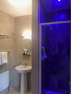 Avlon House Bed & Breakfast