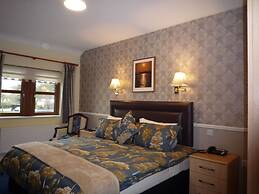 Avlon House Bed & Breakfast