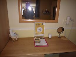 Avlon House Bed & Breakfast