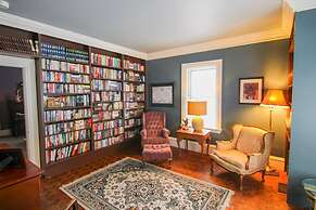 Admiral Peary Inn Bed & Breakfast